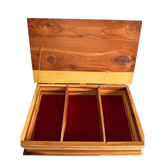 Nordstrom Cedar Wooden Jewelry & Trinket Storage Box With Dividers - Picture 3 of 9